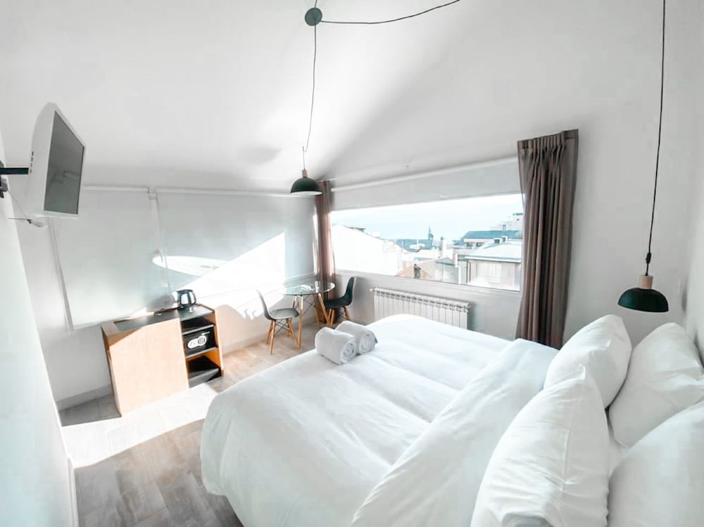 STANDARD, DOUBLE BED