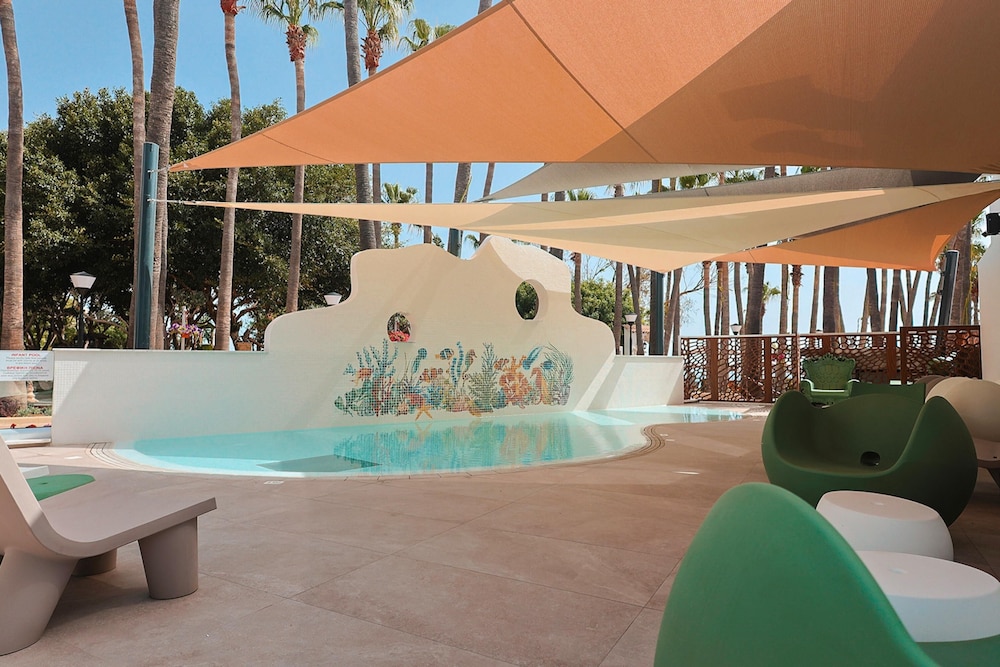 Cavo Maris Beach Hotel 41/46
