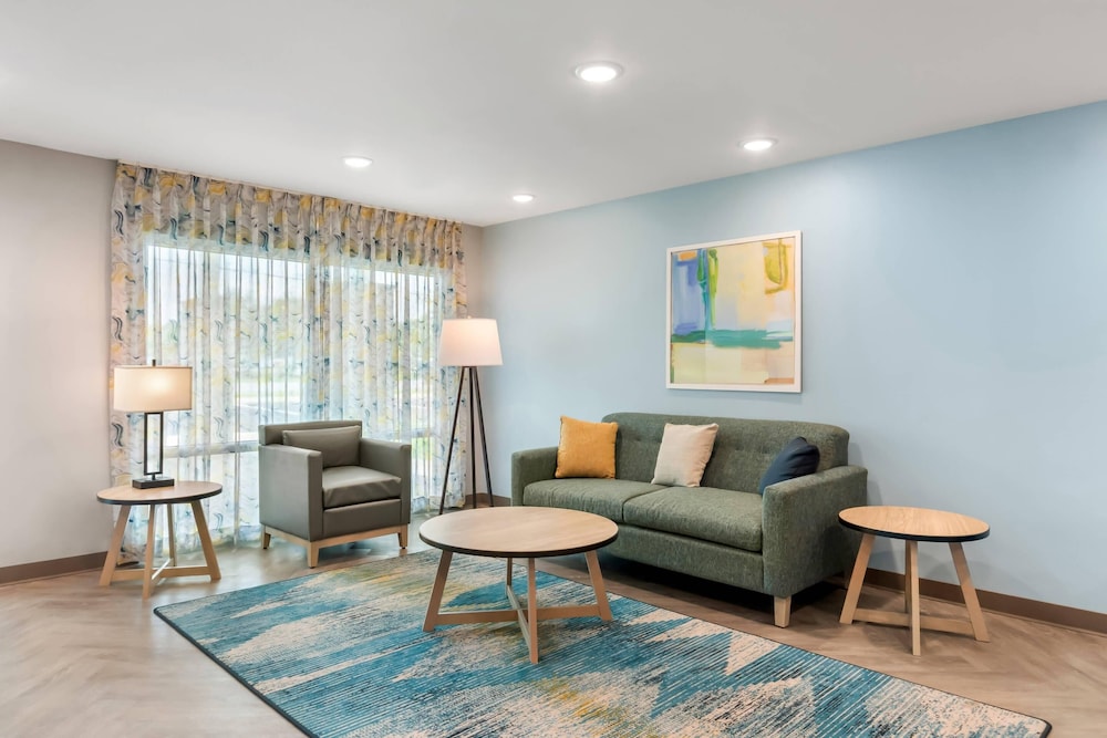 WoodSpring Suites Fort Walton Beach - Eglin AFB 36/60