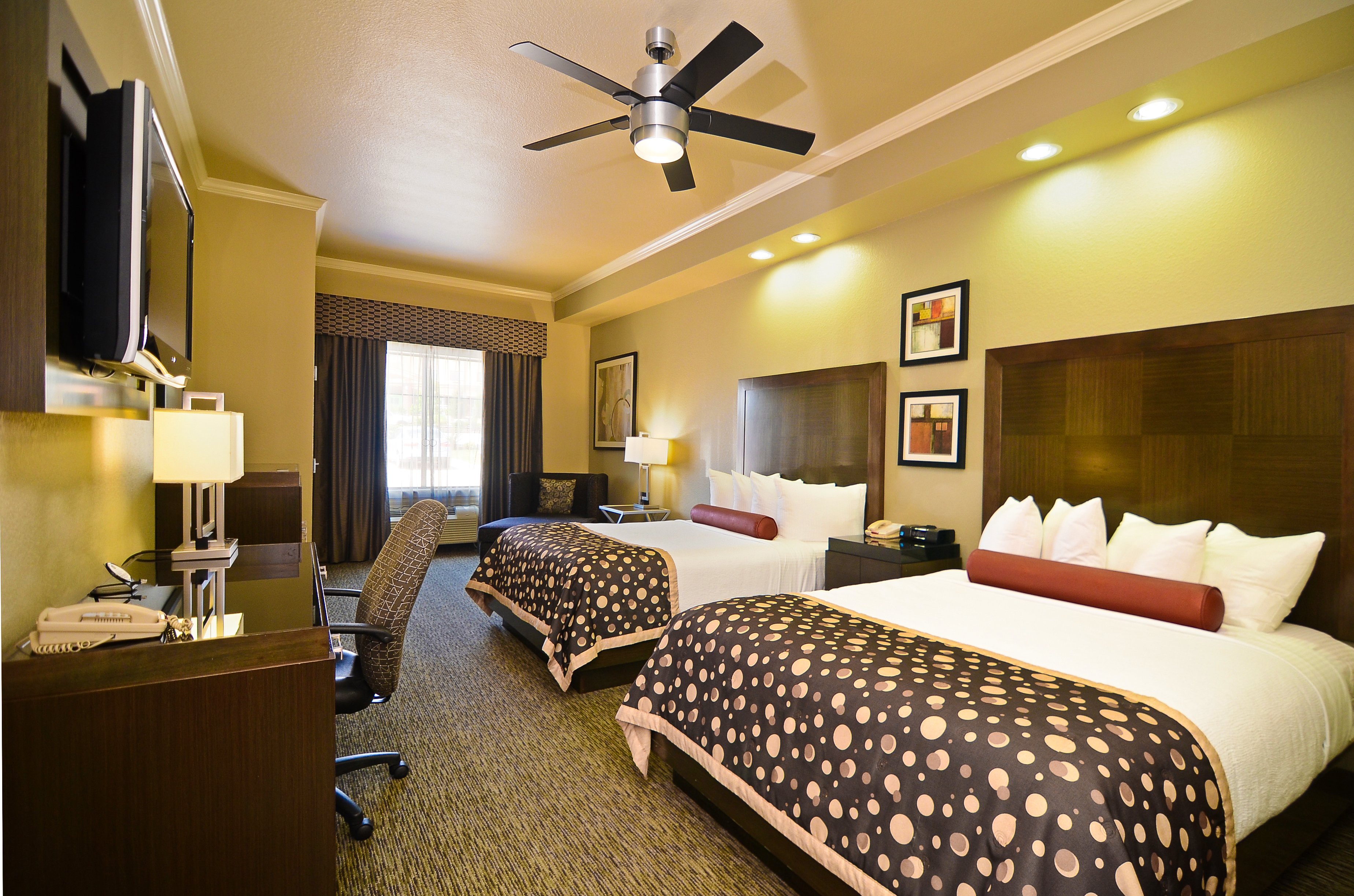 Best Western Premier Crown Chase Inn and Suites 24/70
