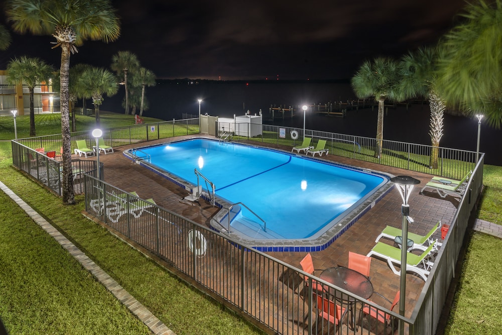 Quality Inn & Suites Palatka Riverfront 3/47
