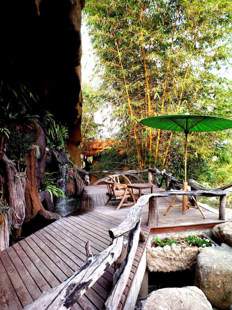 Bura Resort Chiang Rai 6/57