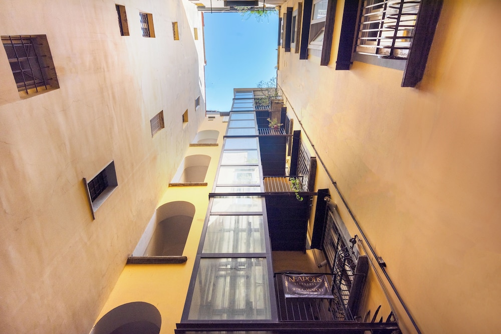 Neapolis Lifestyle 37/59