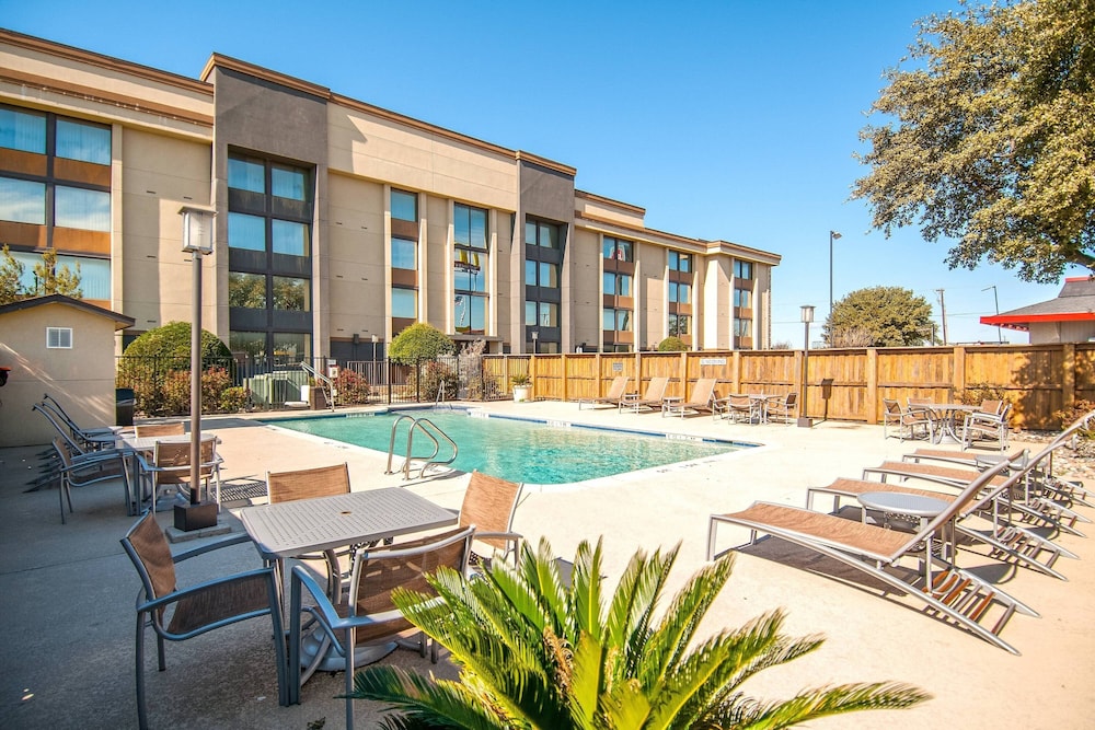 Fairfield Inn Suites Dallas Dfw Airport South Irving 1/46