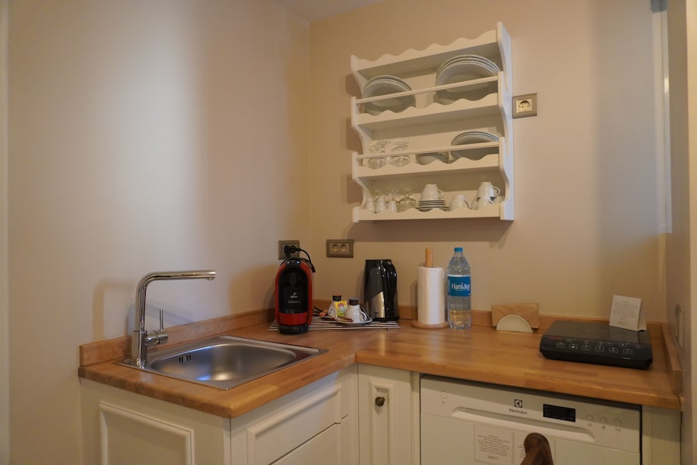 1 Bedroom, Apartment, Queen Bed, Balcony, Ground Floor, Annex, Hammamhane 7/8
