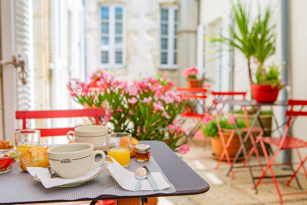 Hotel Du Port 41/50