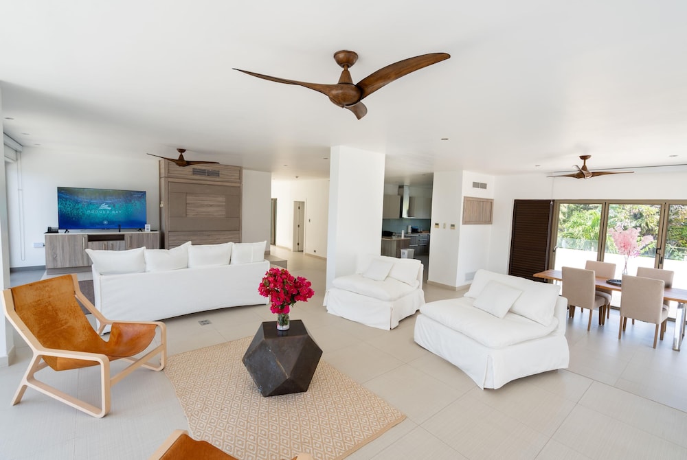 Hodges Bay Resort & Spa, an HQ Luxury Resort & Residences 45/67