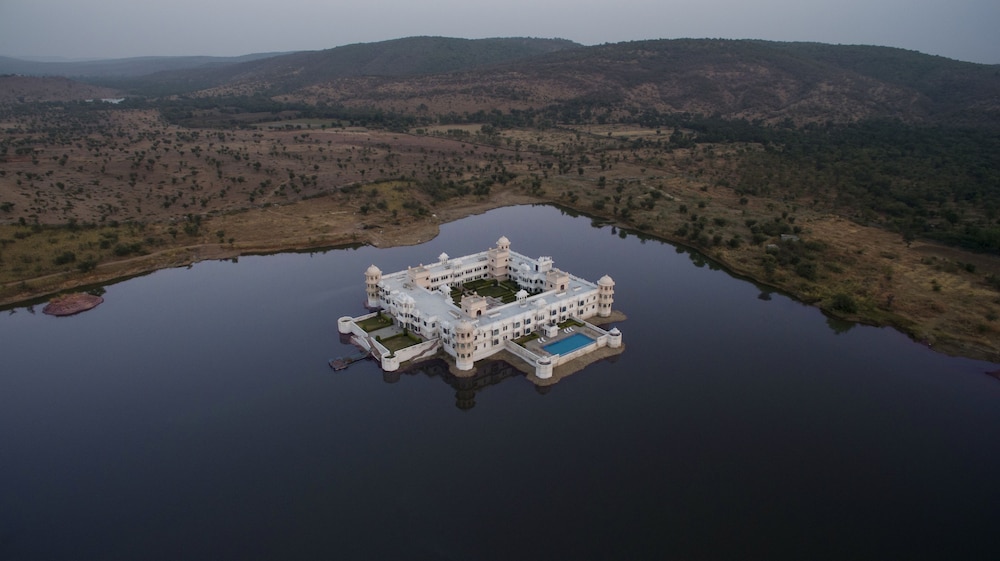 juSTa Lake Nahargarh Palace 22/28