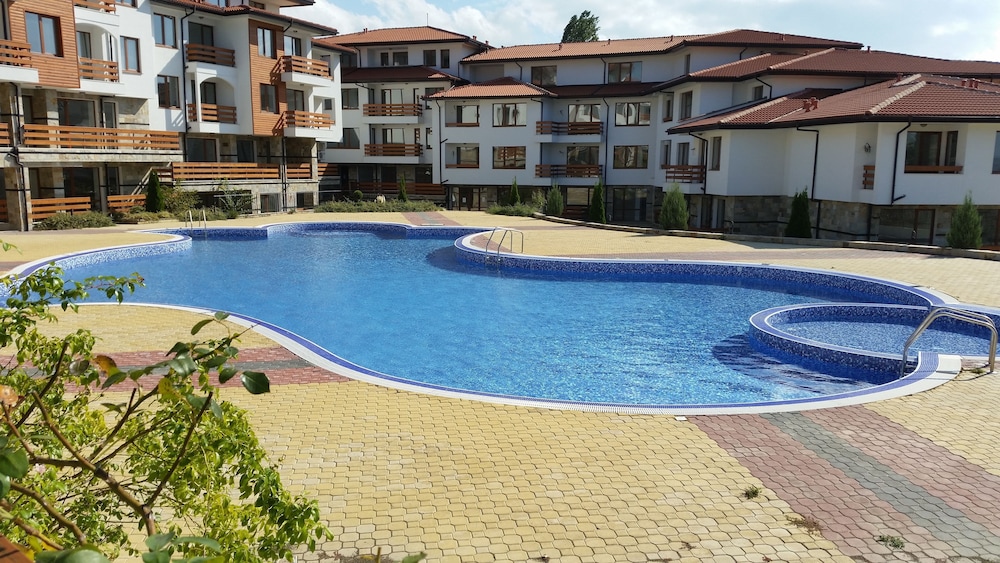Gardenia Hills 5/72