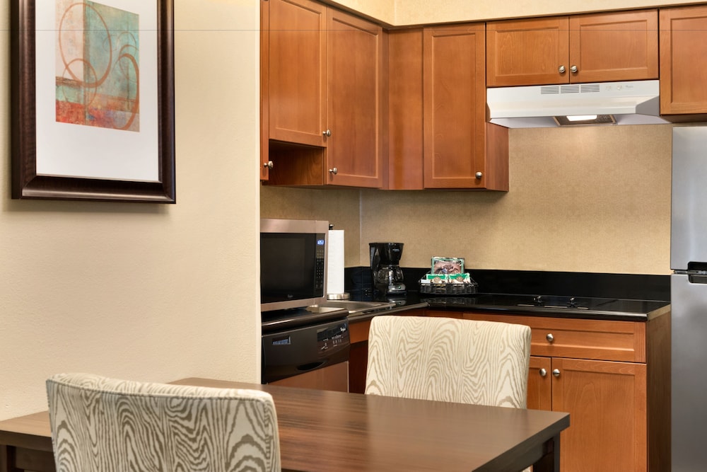 MainStay Suites Grand Rapids, MI 39/43