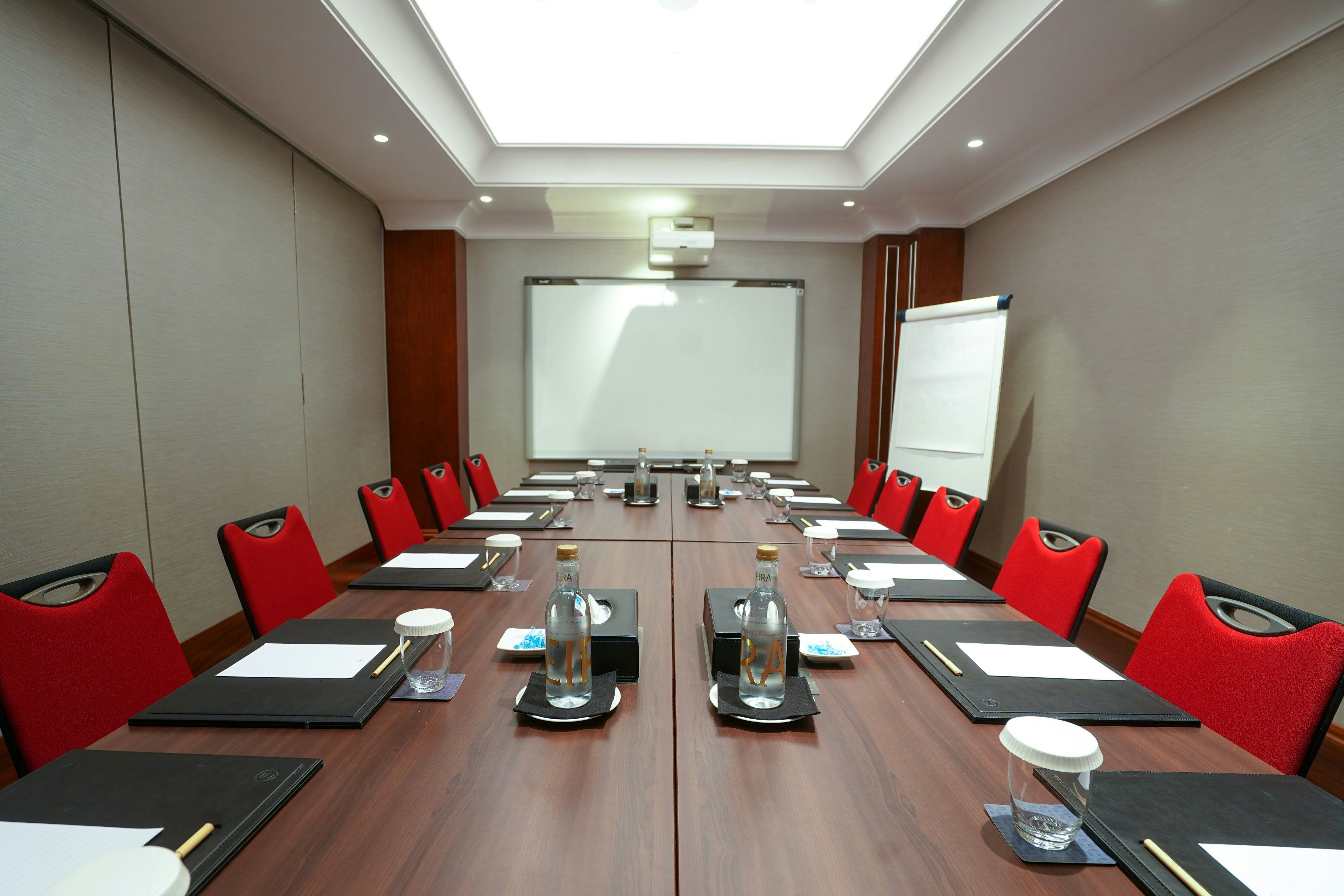 Sheraton Oman Hotel 70/81