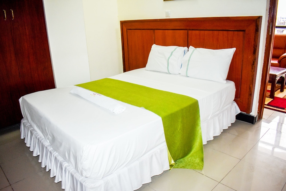 Sheratton Regency Hotel 12/34