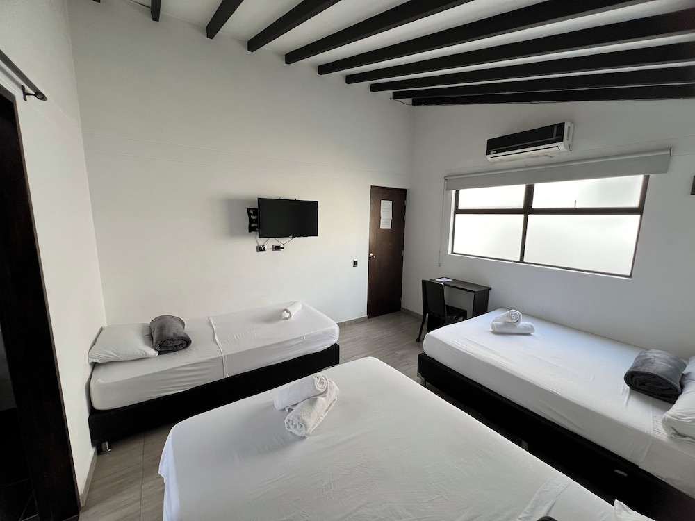 Hotel Jardin de Laureles Medellin 5/28