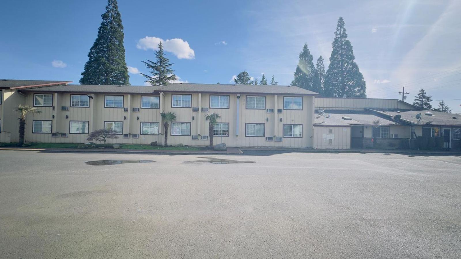 Evergreen Inn Suites Portland 3/48