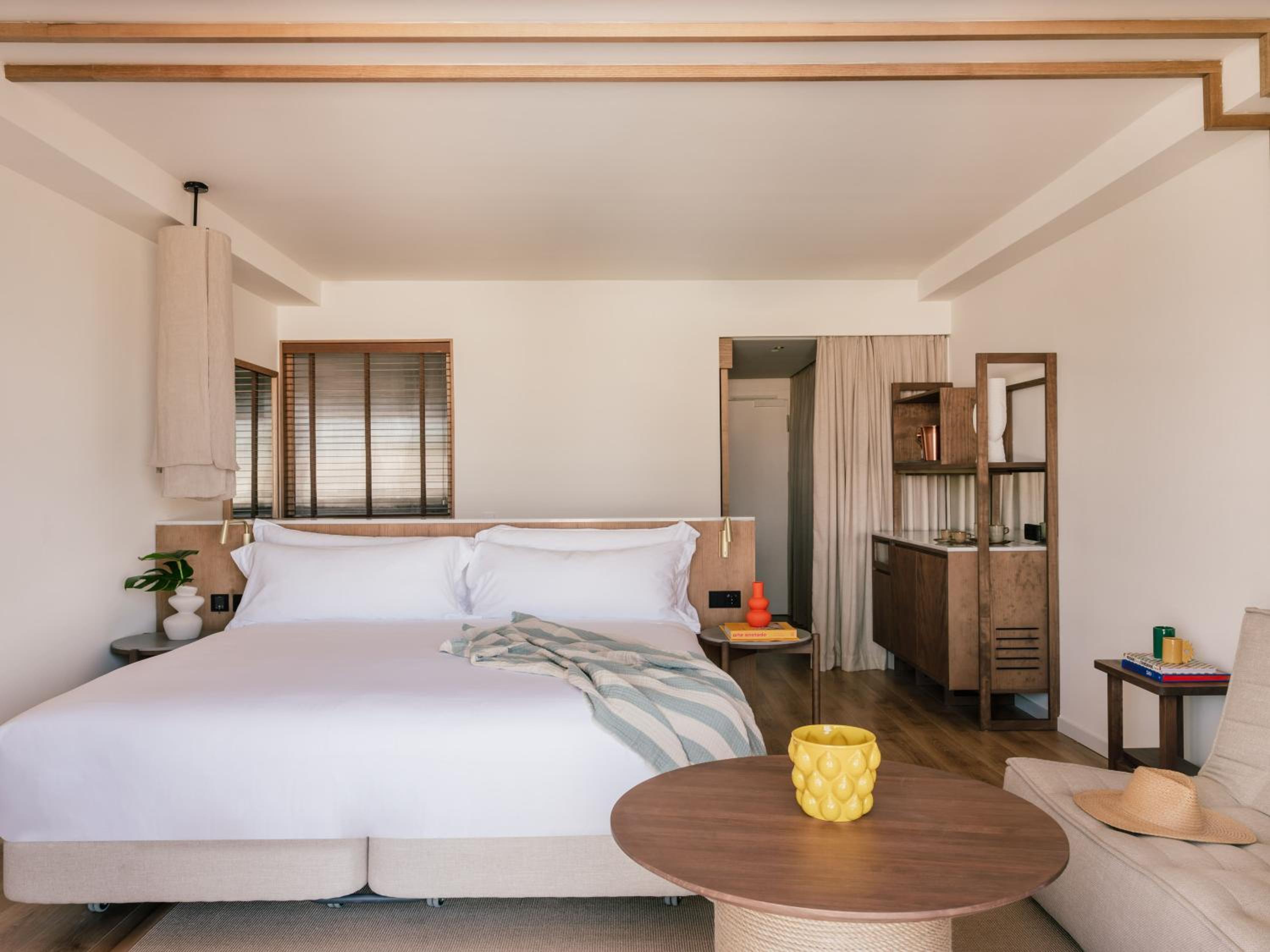 Extra Me, Junior Suite, Queen Bed