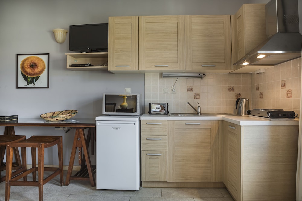 Balhambra Suites - Adults Only 6/50