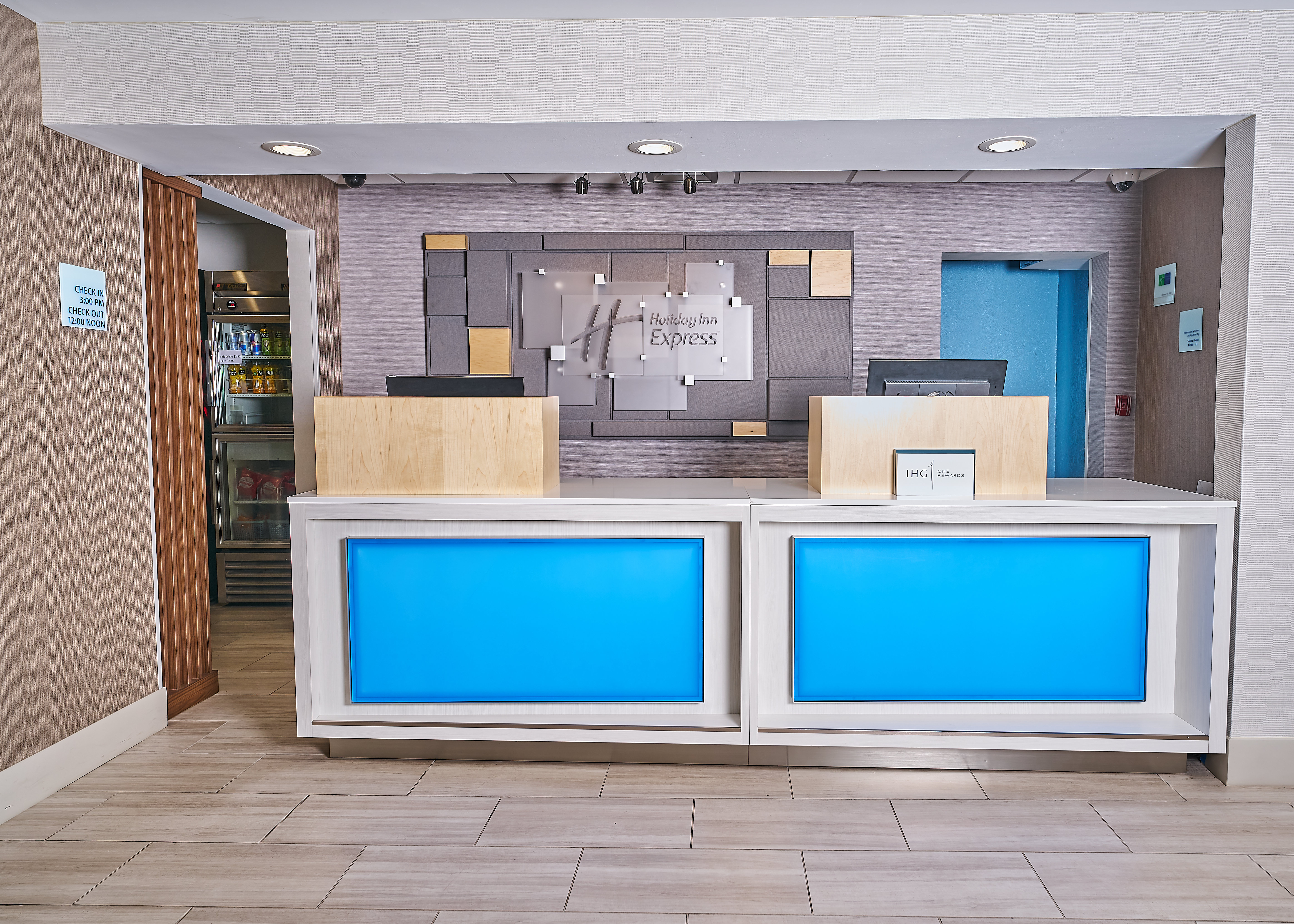 Holiday Inn Express Charleston-Civic Center 2/57