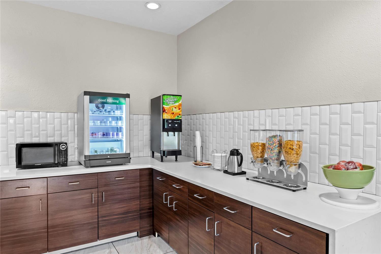 Quality Inn & Suites Sunport Airport Albuquerque 9/28