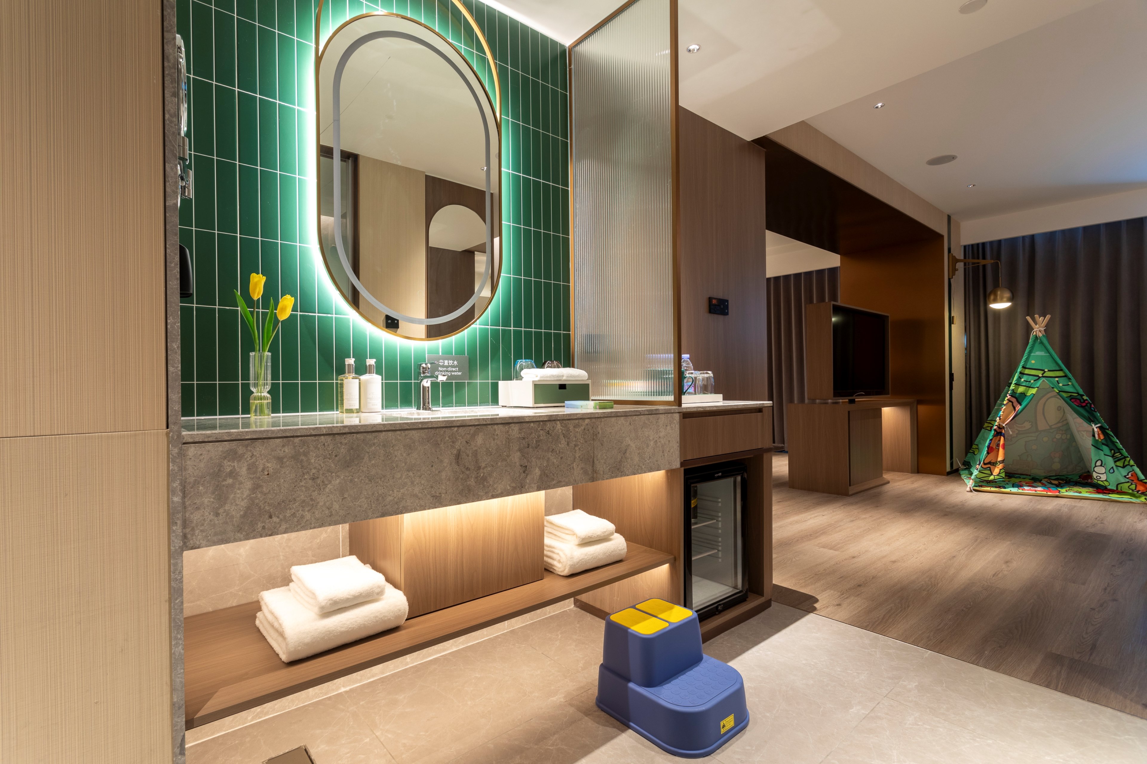 Holiday Inn Shanghai Jing'an by IHG 57/57