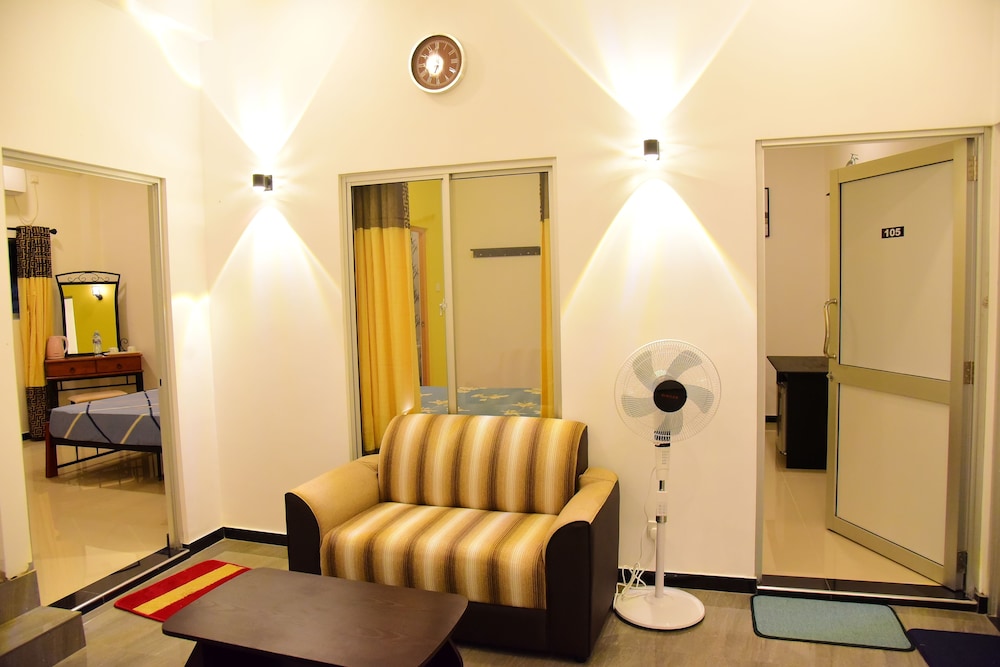 White Villa Airport Transit Hotel 28/45