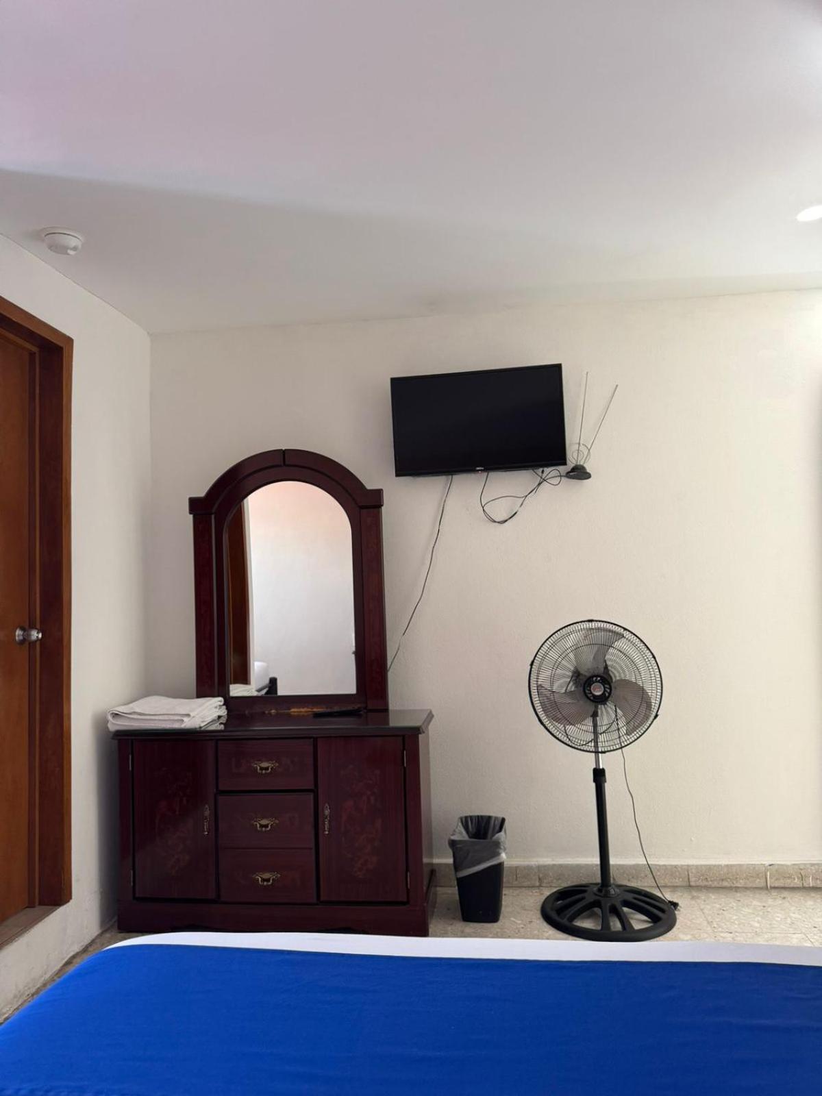 Hotel Queretaro 16/34