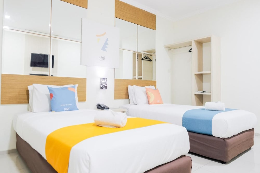 Super OYO Townhouse OAK Hotel Fiducia Serpong 18/44