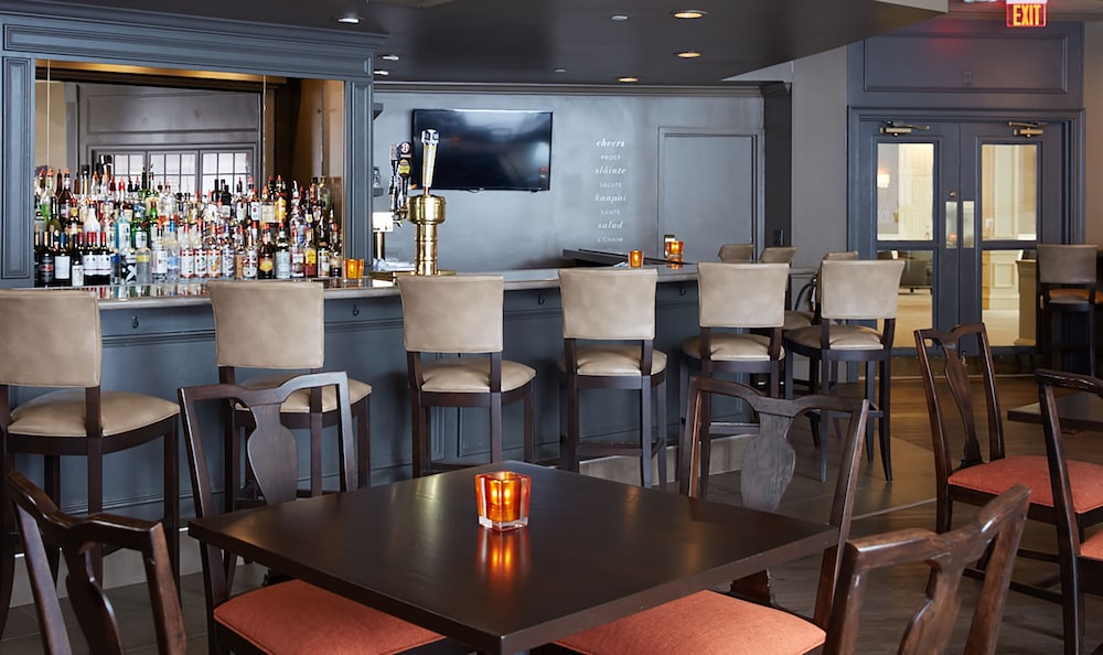 Ethan Allen Hotel 50/65