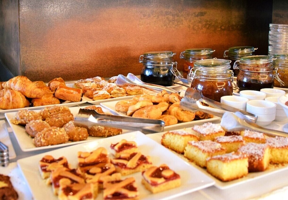 Avantis Suites Hotel 15/50