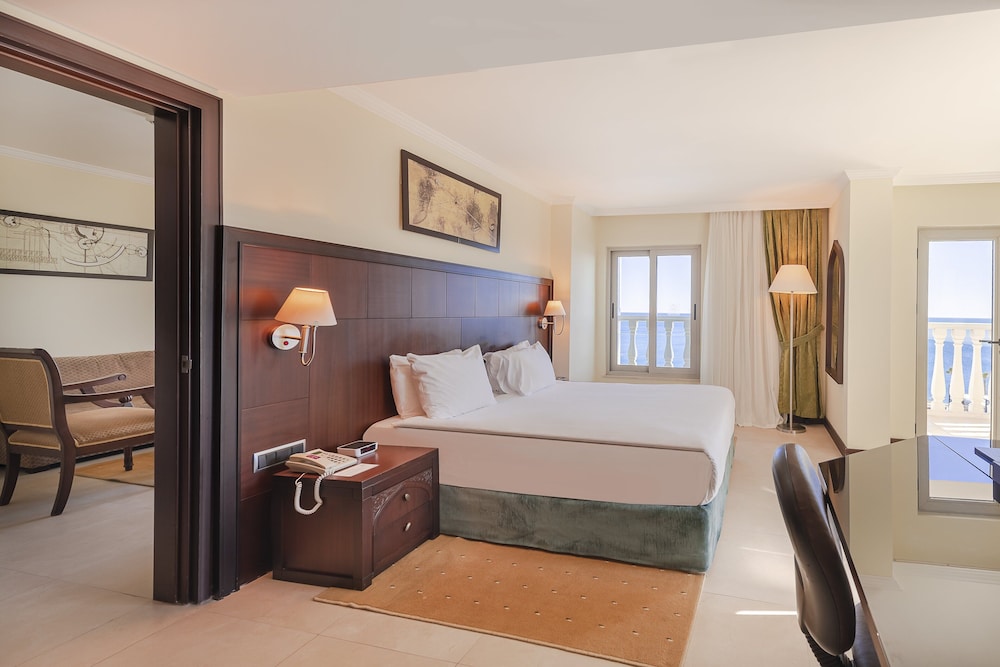 Crowne Plaza Antalya 17/83