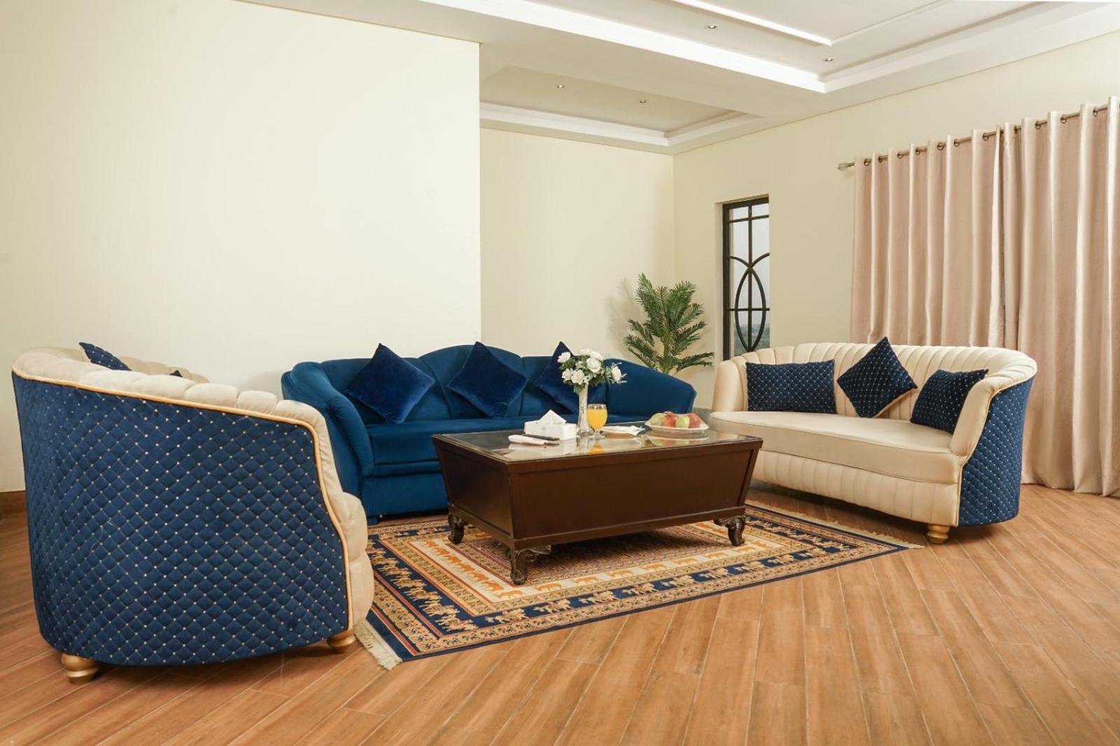 Faletti's Grand Bahawalpur 22/32