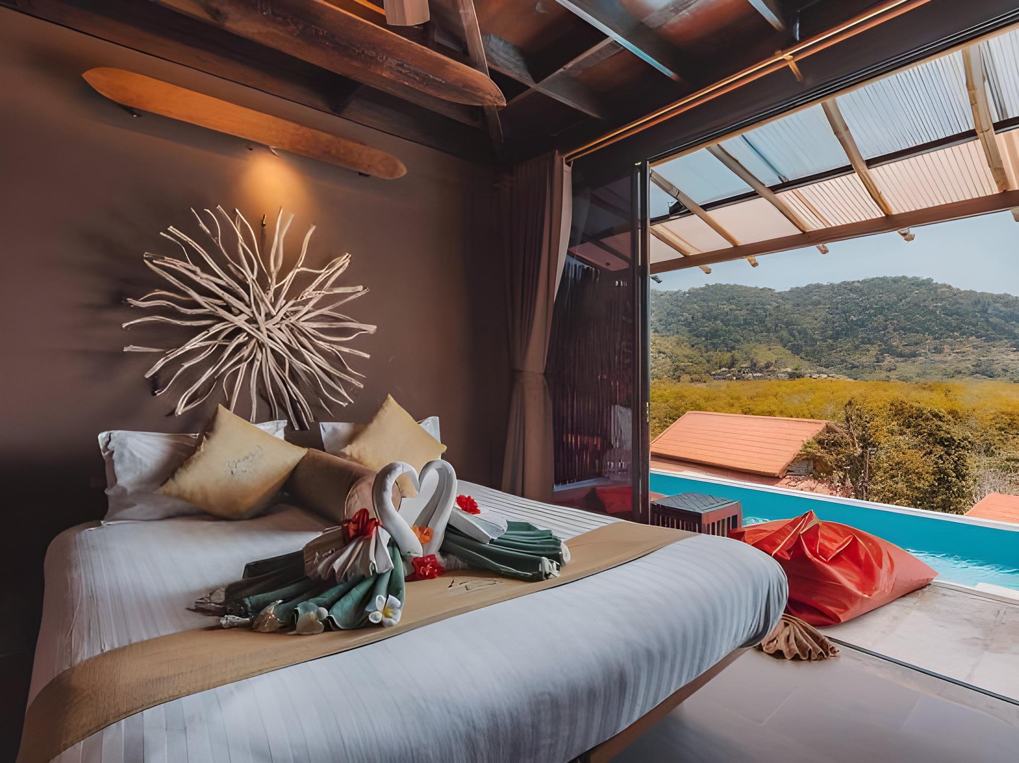 2 Bedrooms, Suite, 2 Double Beds, Pool Access