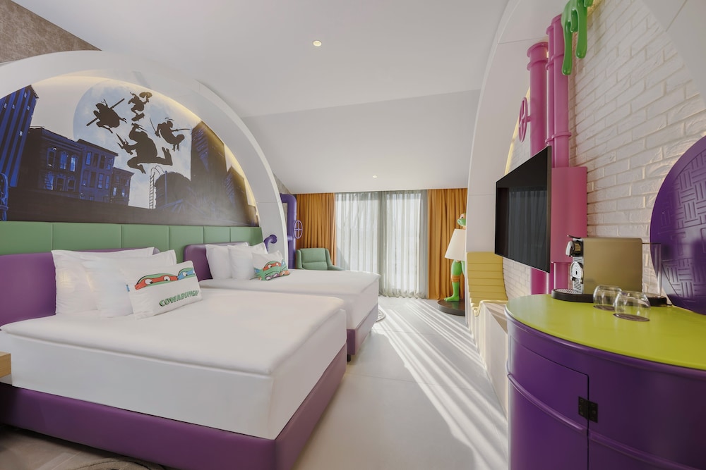 Theme, Deluxe, Suite, King Bed, Sofa