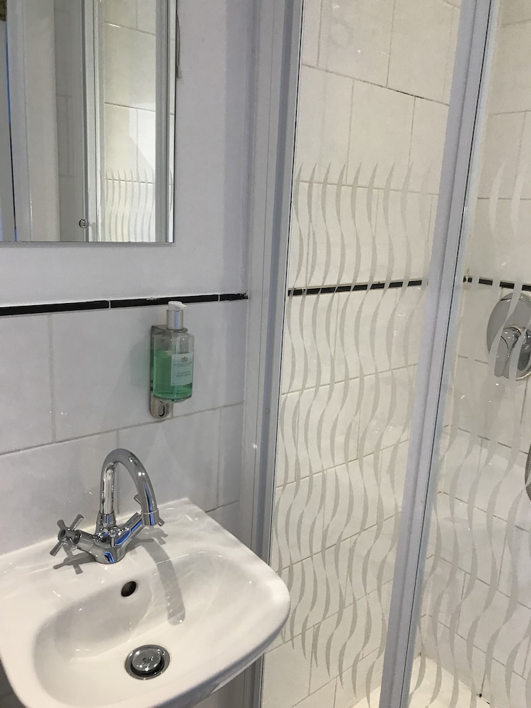 Kempfield House Hotel 38/50