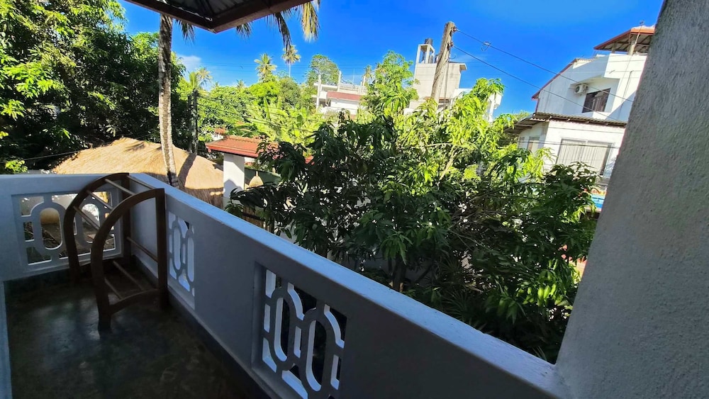 Riverside Cabanas 7/48
