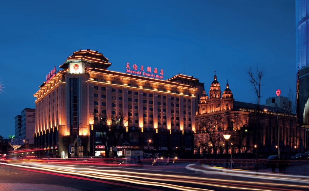 Sunworld Dynasty Hotel 5/45