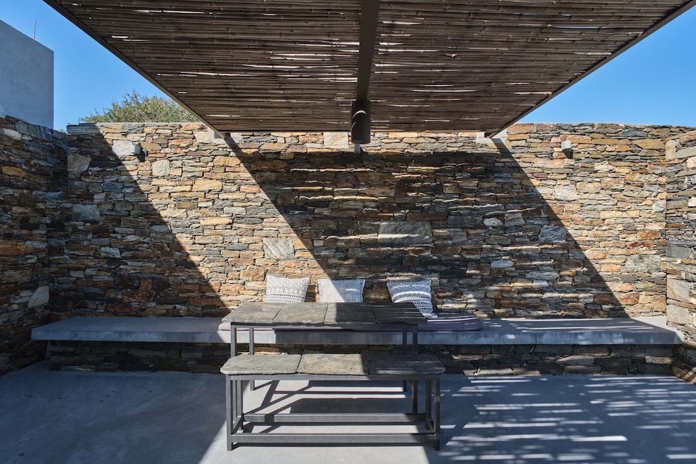 Hidden Retreats Kythera 15/50
