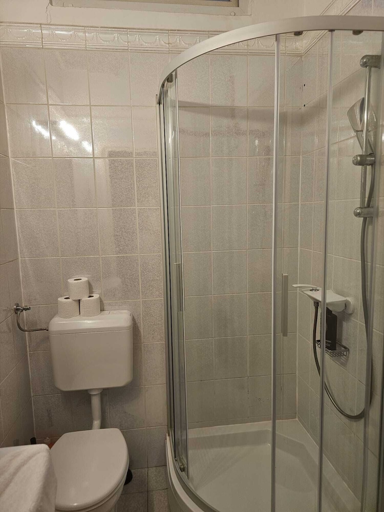 Tia Apartments And Rooms 46/55