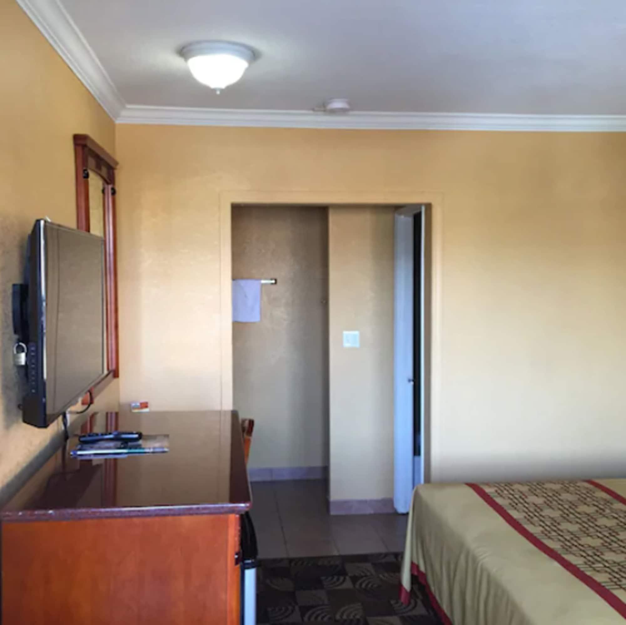 National City Motel 11/17