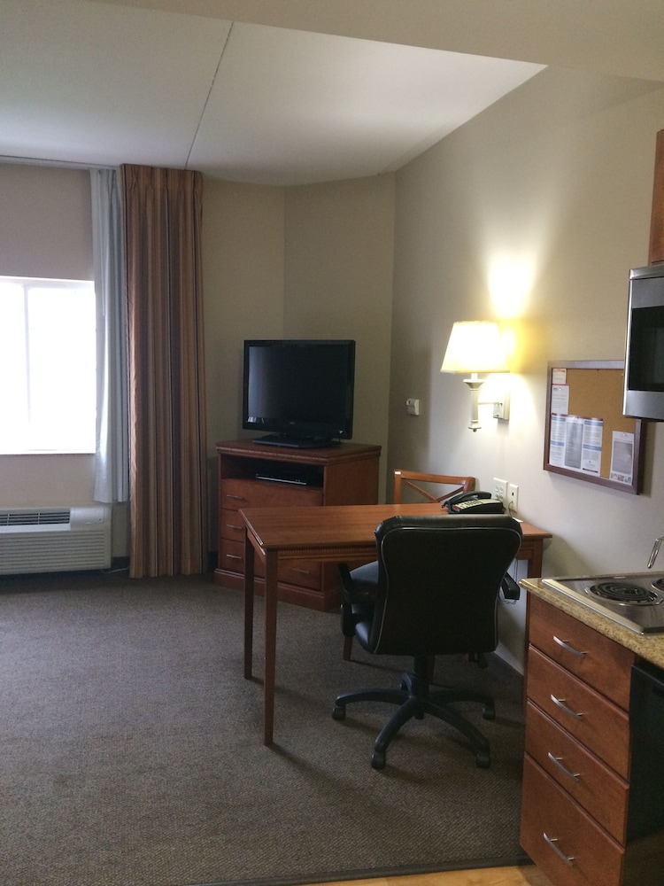 Candlewood Suites Jacksonville 61/72