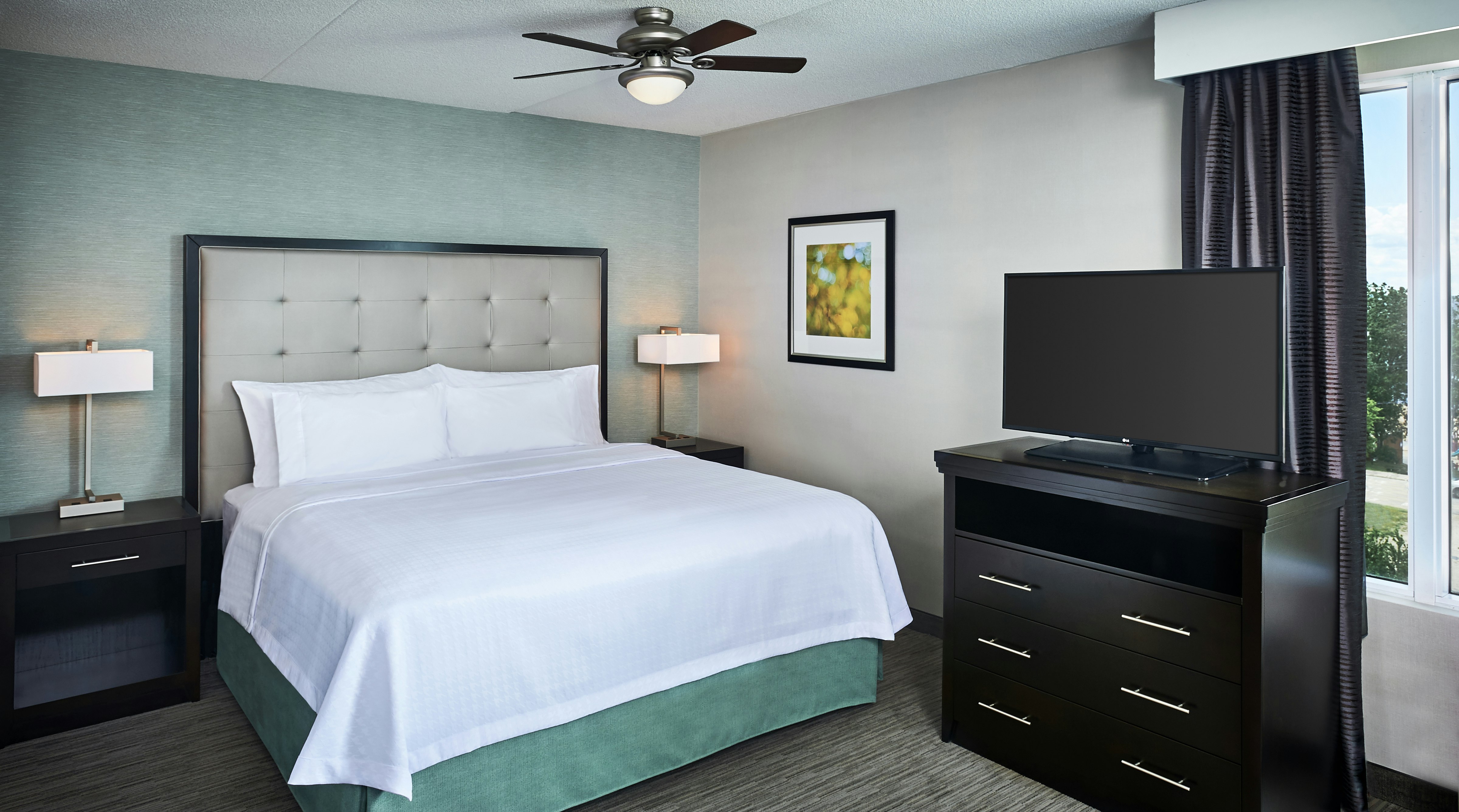Studio, Suite, King Bed, Lake View