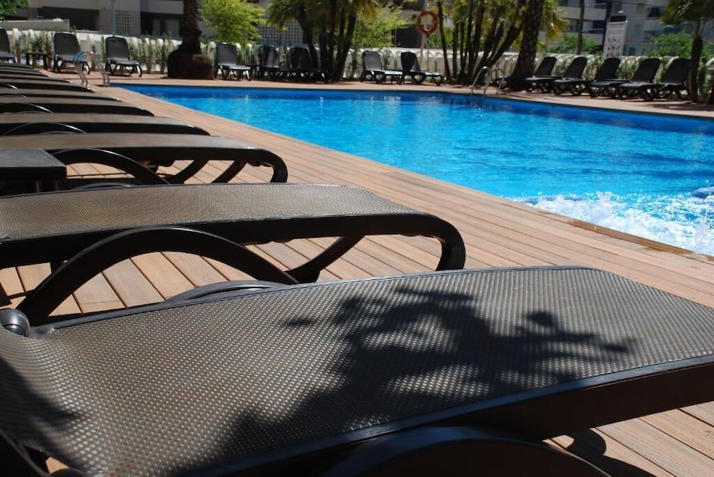 Hotel Los Robles 2/33