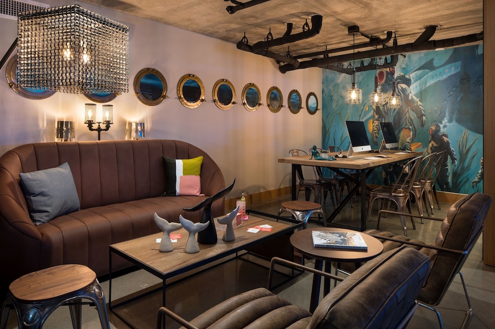 Moxy San Diego Downtown/Gaslamp Quarter 16/26