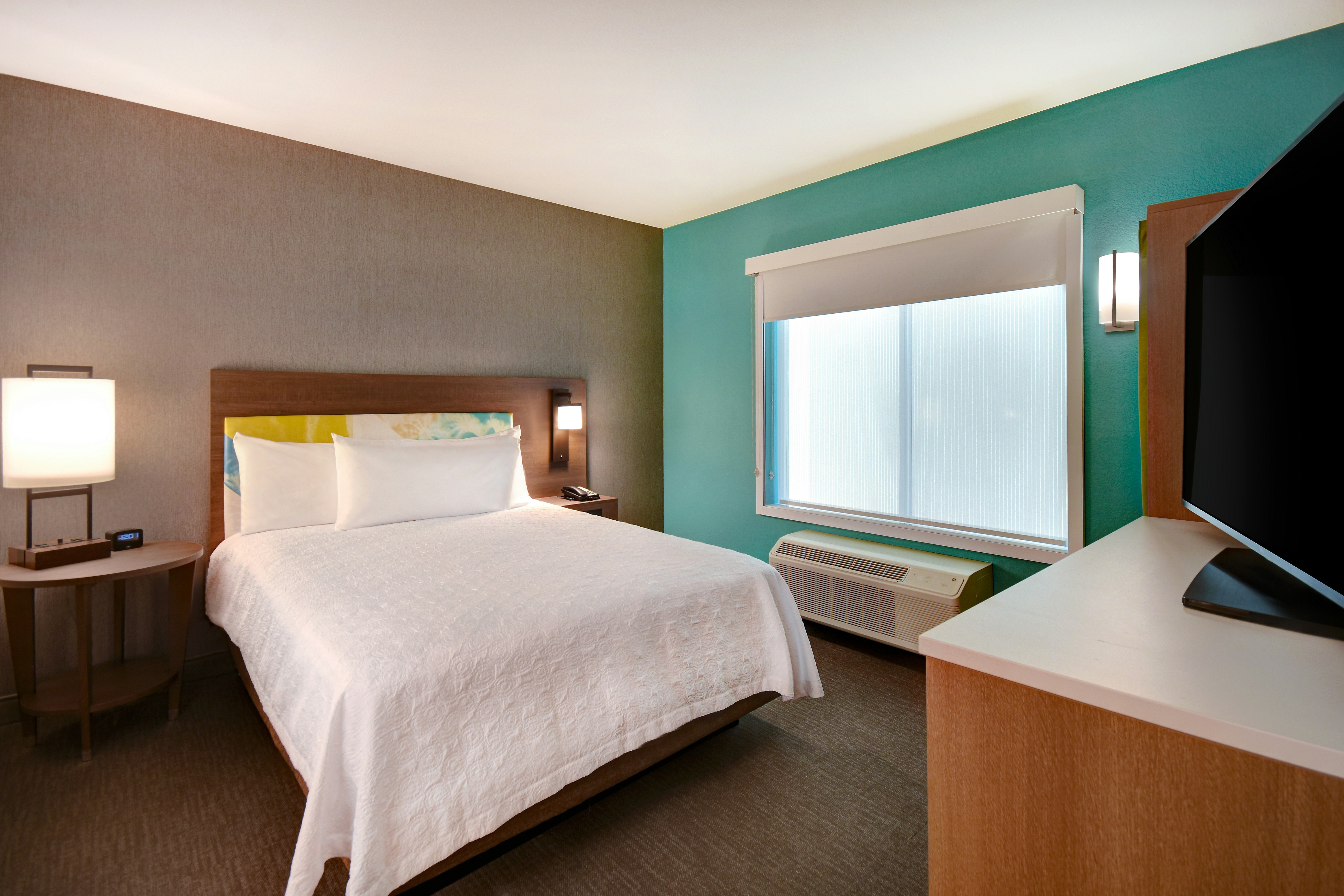1 BEDROOM, SUITE, QUEEN BED