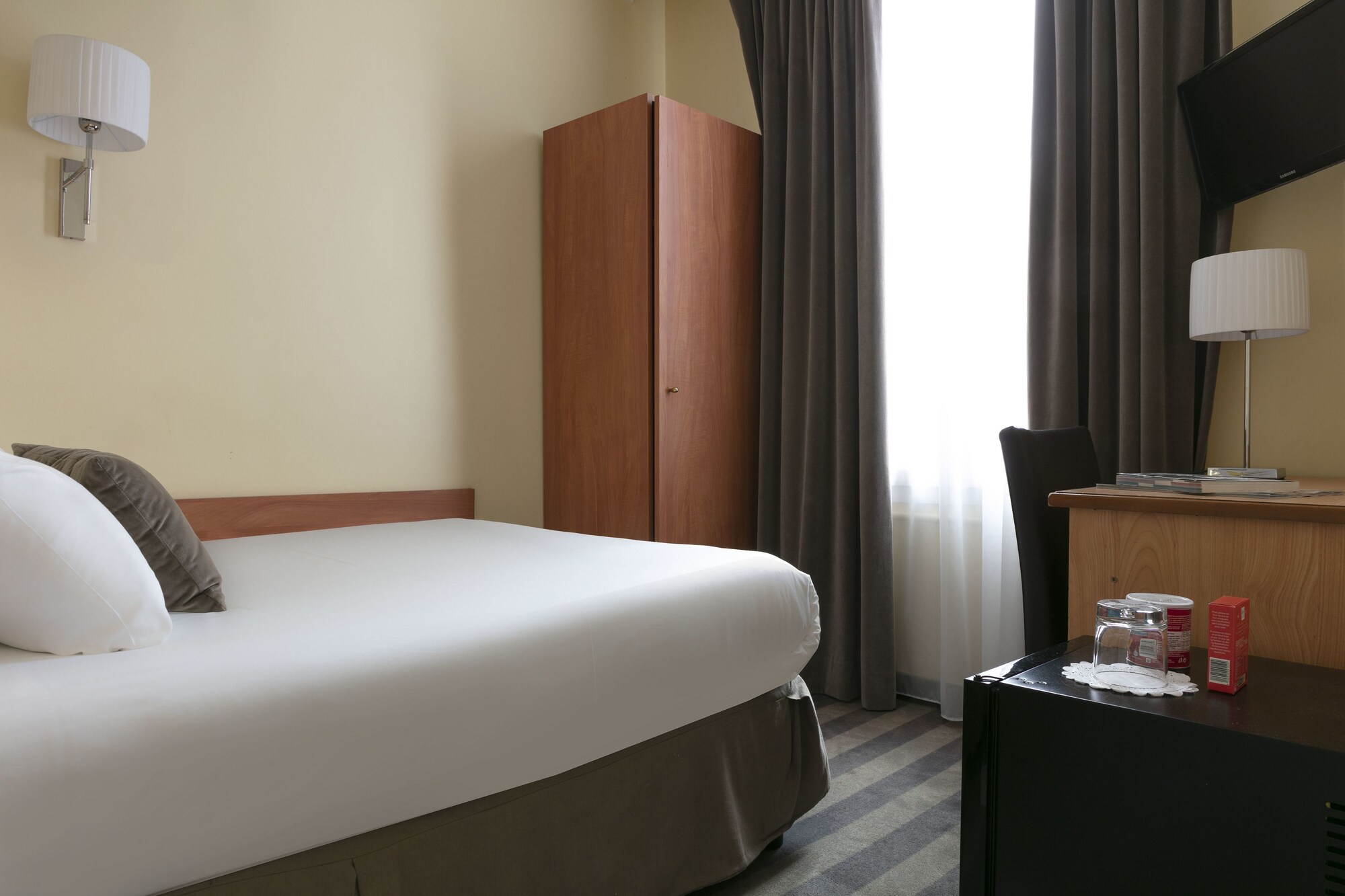 STANDARD, SINGLE, LARGE SINGLE BED