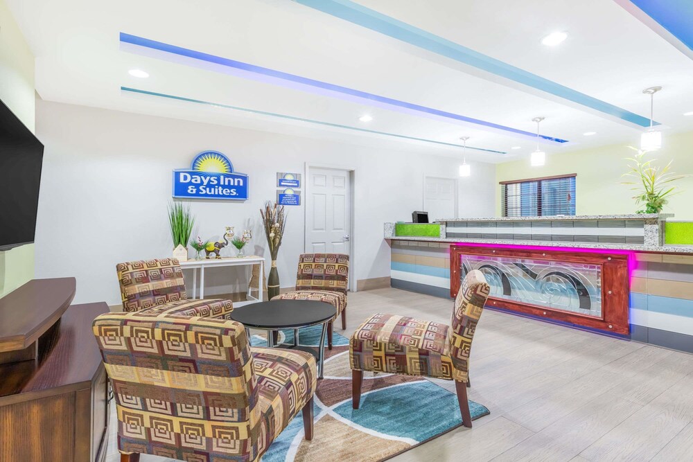 Days Inn & Suites by Wyndham Madisonville 25/35