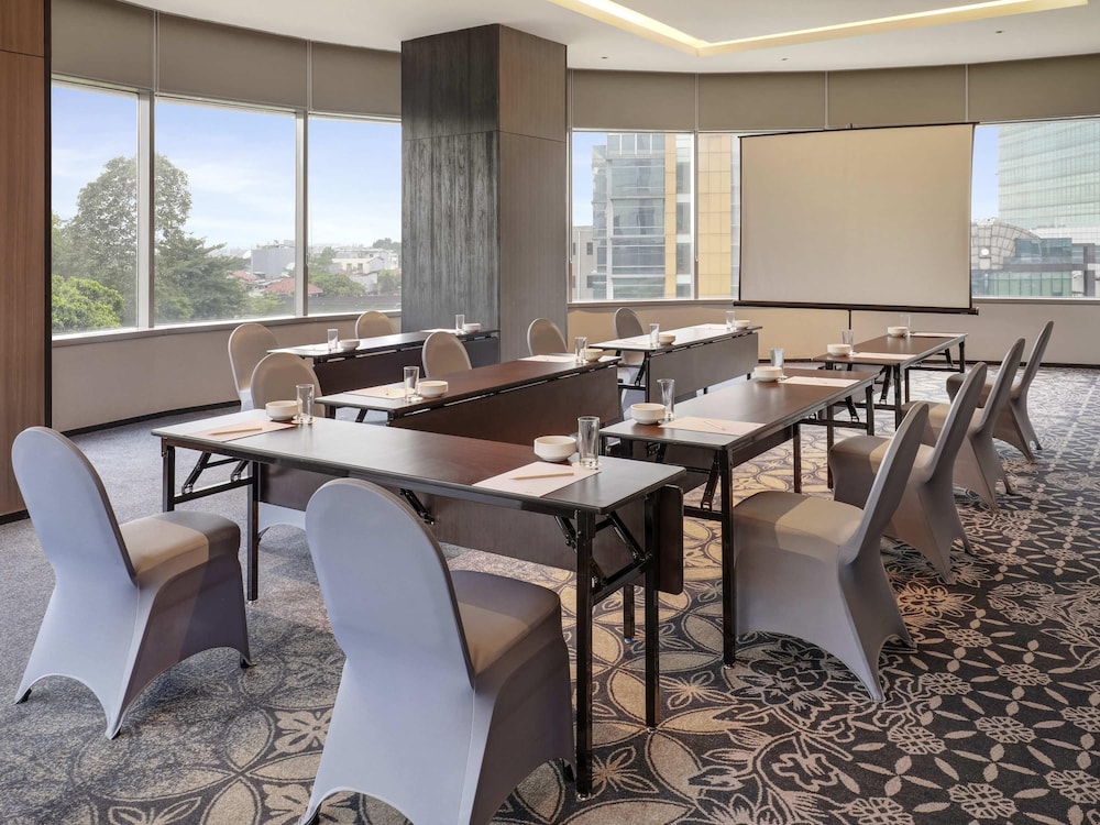 Mercure Jakarta Gatot Subroto 61/78