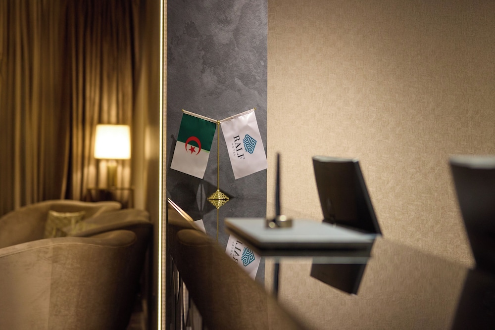 Ralf Hotel 13/28