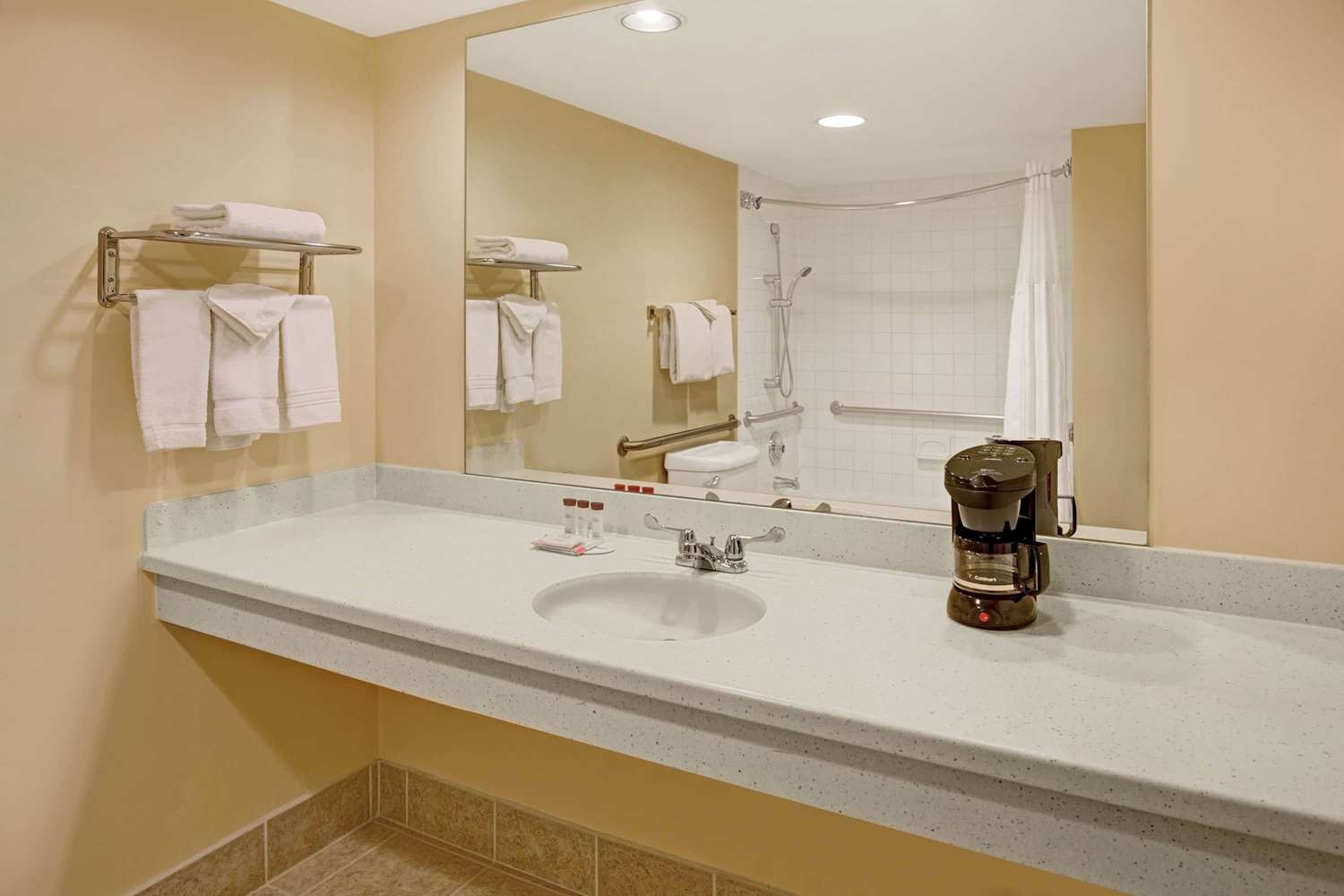 Four Points by Sheraton Englewood 18/18