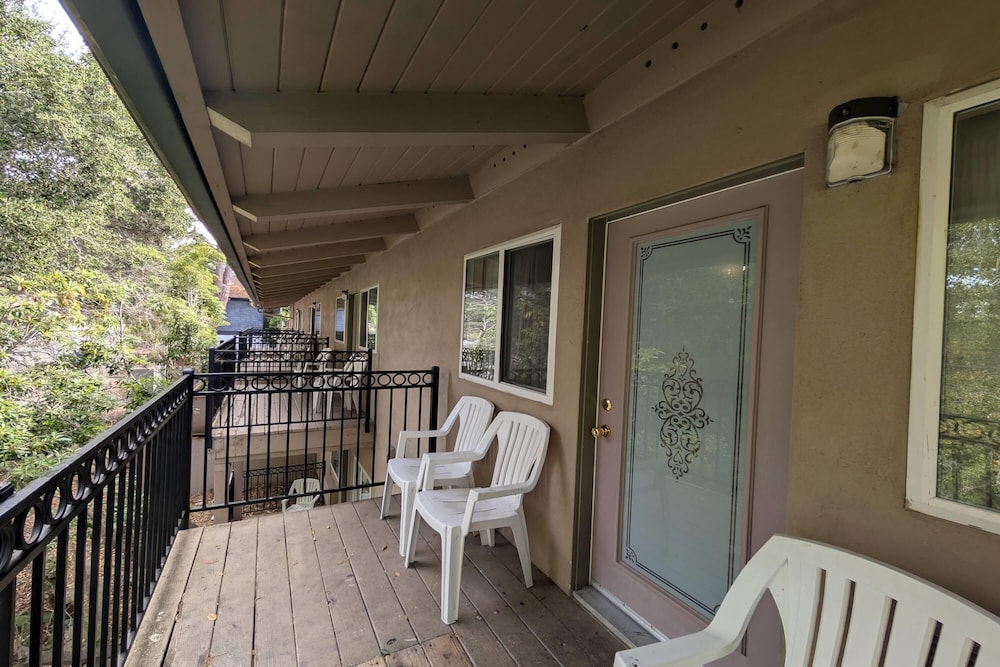 Olive Tree Inn & Suites, a Howard Johnson by Wyndham 46/72