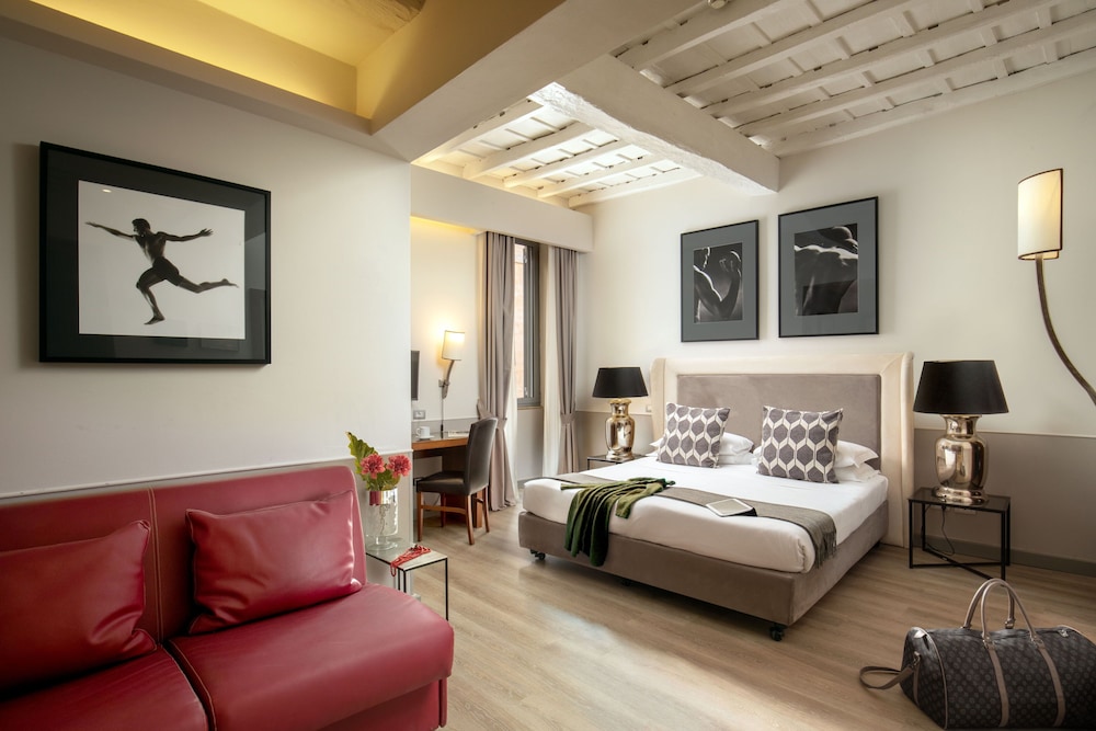 Condotti Palace 30/63